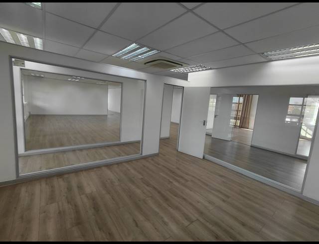412M² OFFICE TO LET IN FOURWAYS